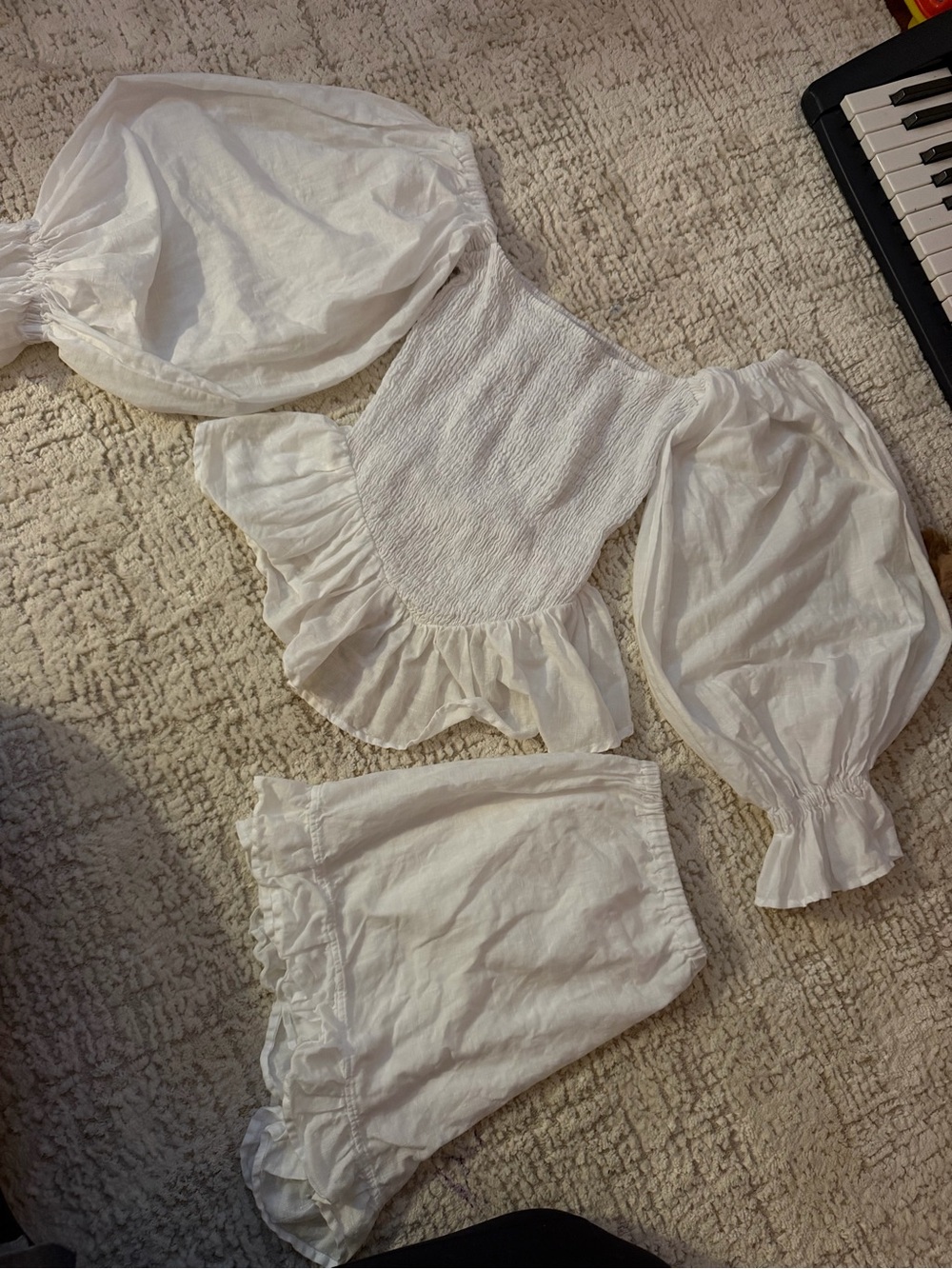 Sleeper White Ruffled set - Picture 3 of 8